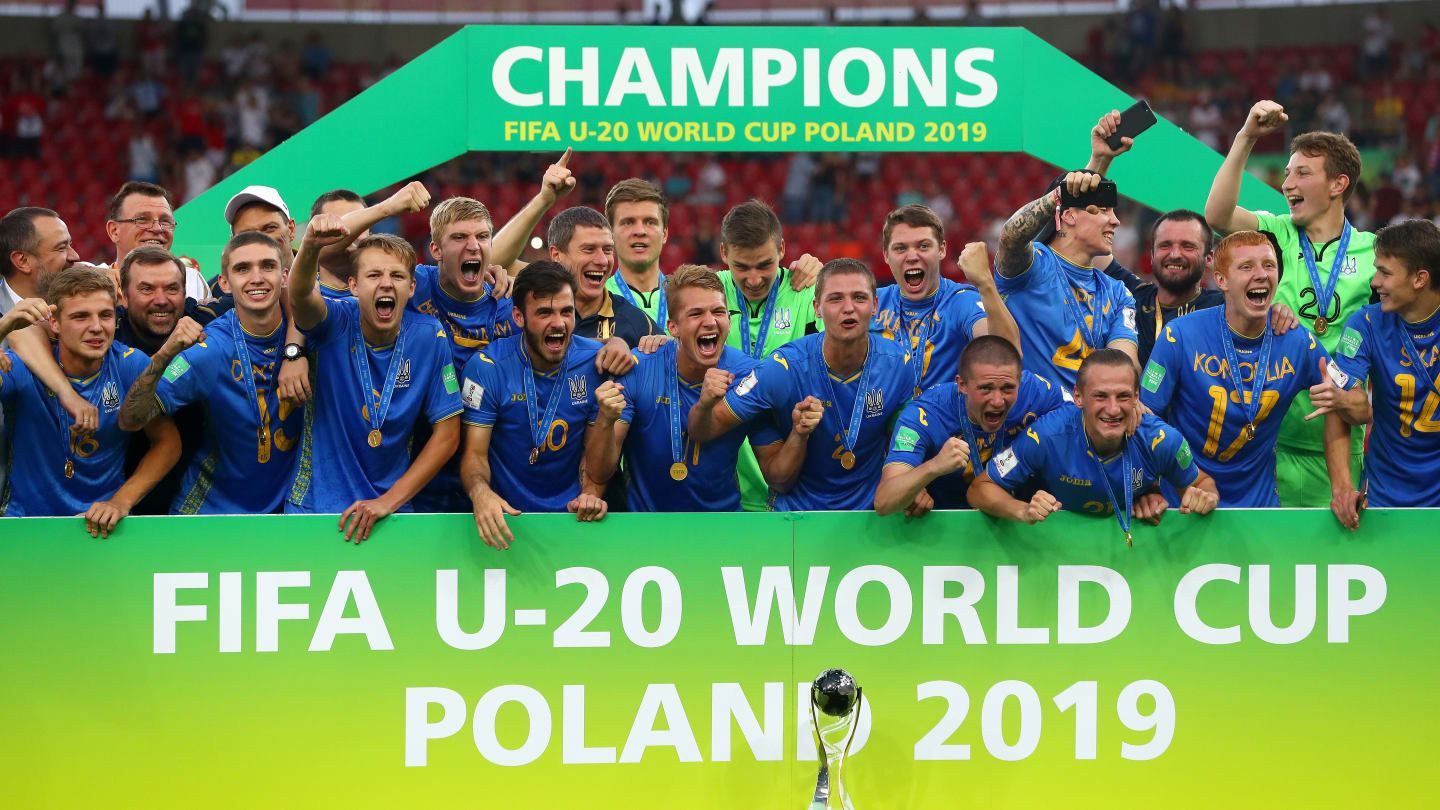 Фото та відео нагородження збірної України – чемпіонів світу з футболу (U-20)