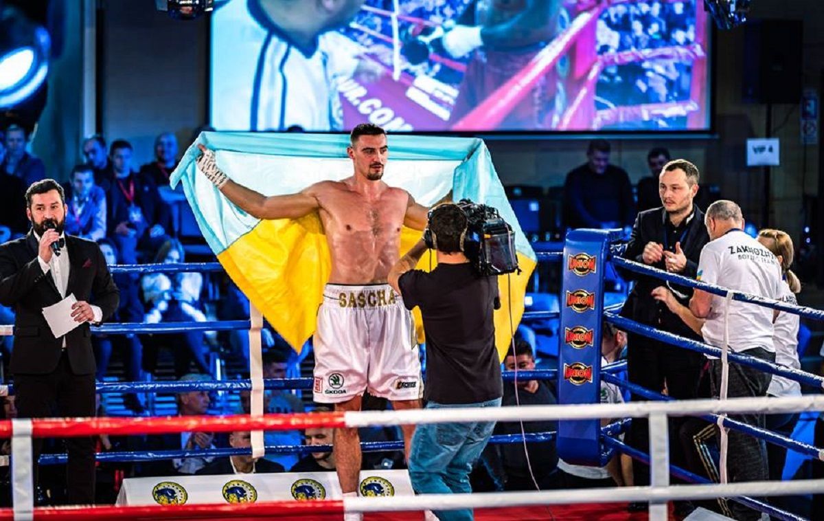 Непобедимый украинец Захожий нокаутом одержал очередную победу
