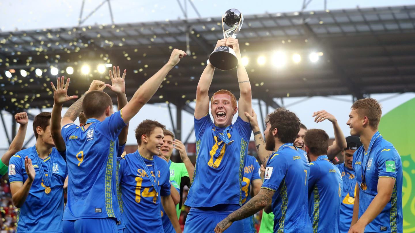 Як в Україні зустрічали чемпіонів світу з футболу: фото та відео