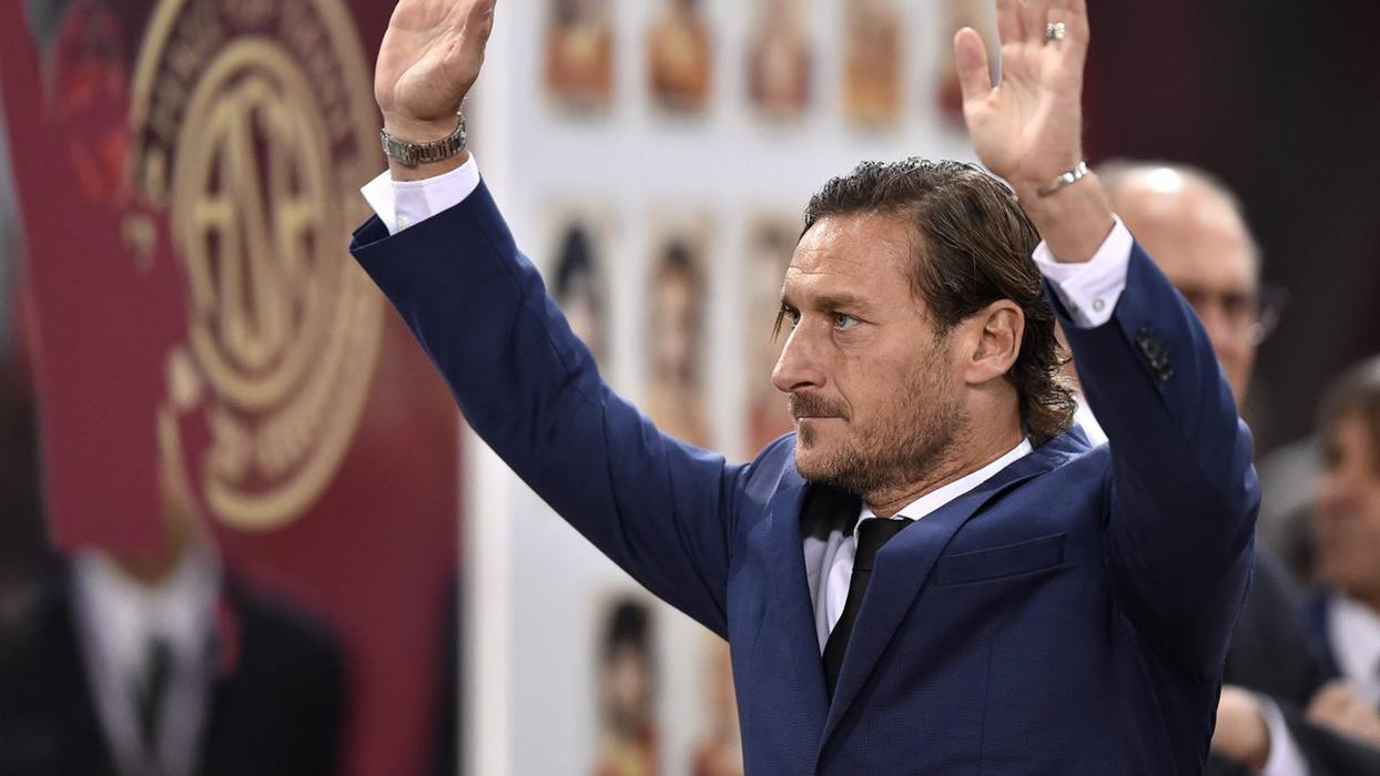 Оставить "Рому" – все равно что умереть: легендарный Франческо Тотти объявил, что покидает клуб