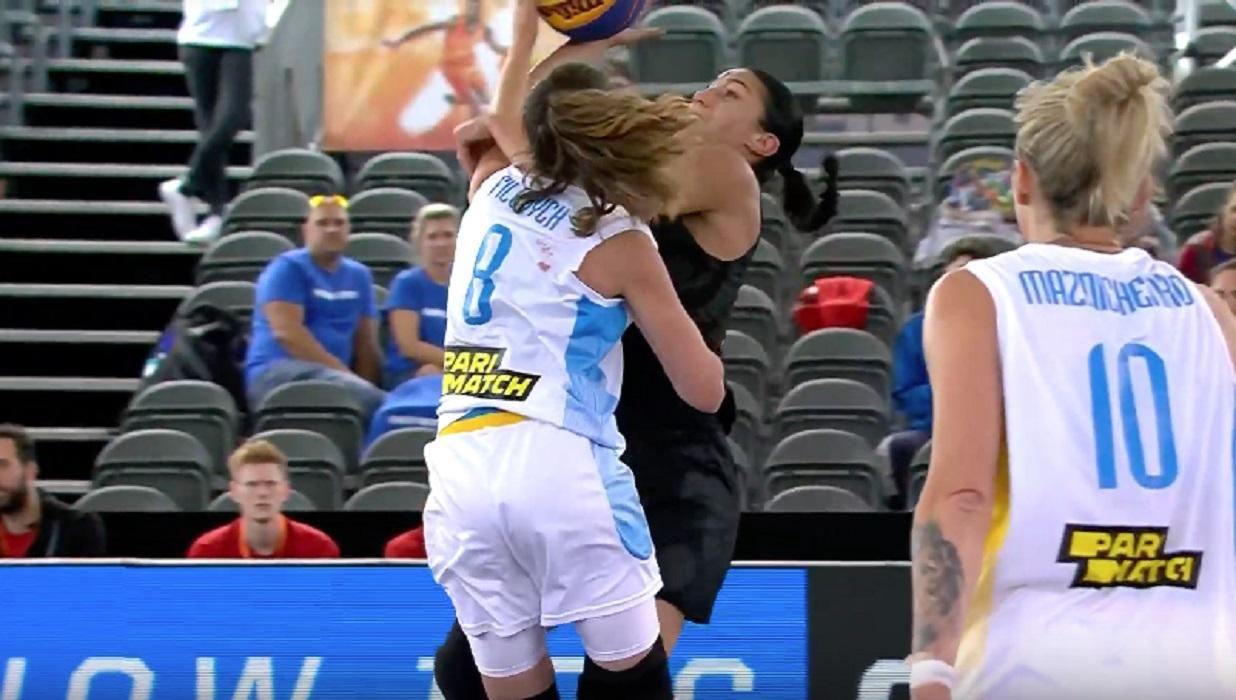 Жіноча збірна України розгромною перемогою завершила виступ на чемпіонаті світу з баскетболу 3x3 Жіноча збірна України розгромною перемогою завершила виступ на чемпіонаті світу з баскетболу 3x3