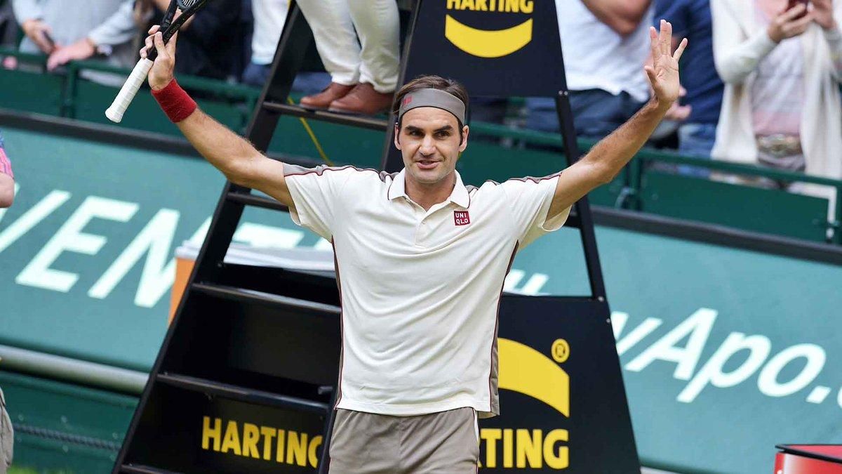 Швейцарский теннисист Федерер выиграл 102-й титул в карьере