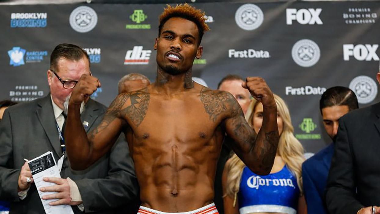 Американский боксер Чарло брутальной "двойкой" отправил соперника в глубокий нокаут: видео Американский боксер Чарло брутальной "двойкой" отправил соперника в глубокий нокаут: видео