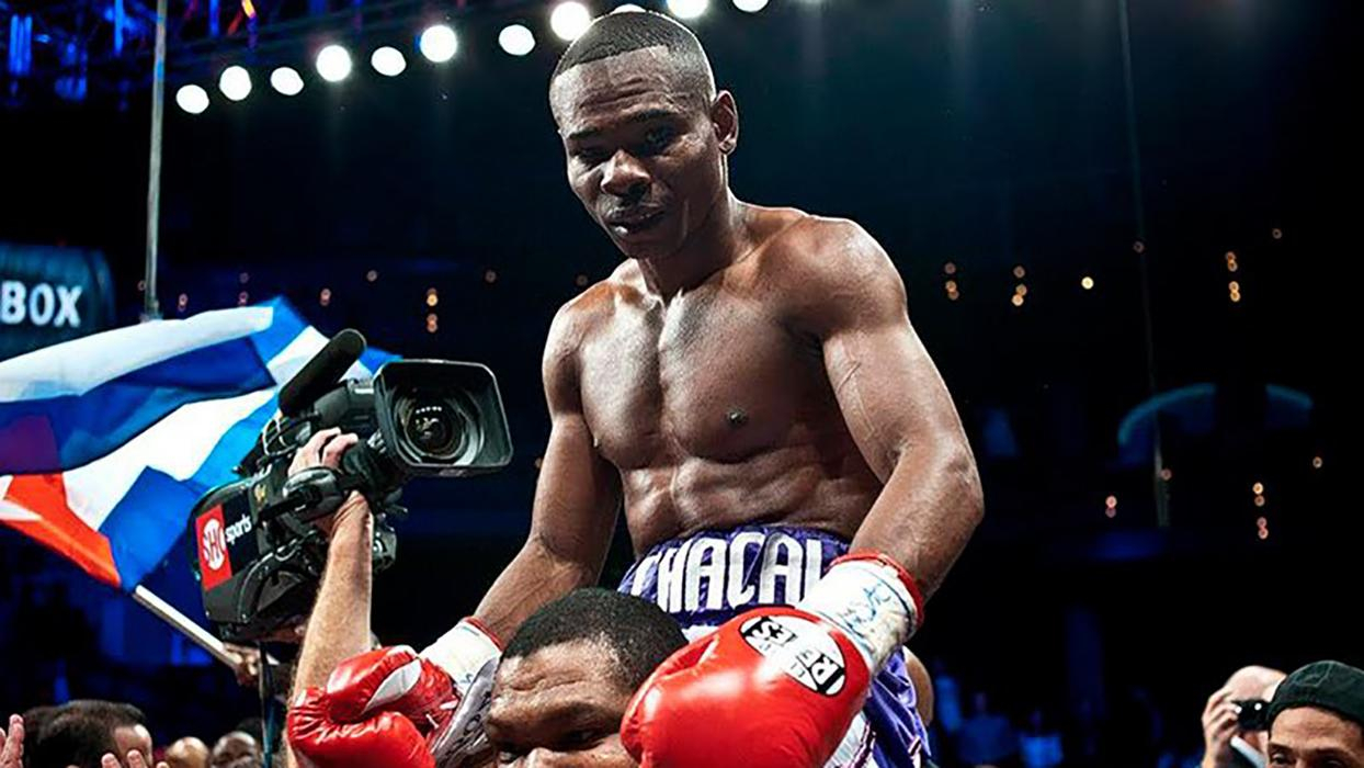 Обиженный Ломаченко Ригондо сенсационно нокаутировал соперника: видео