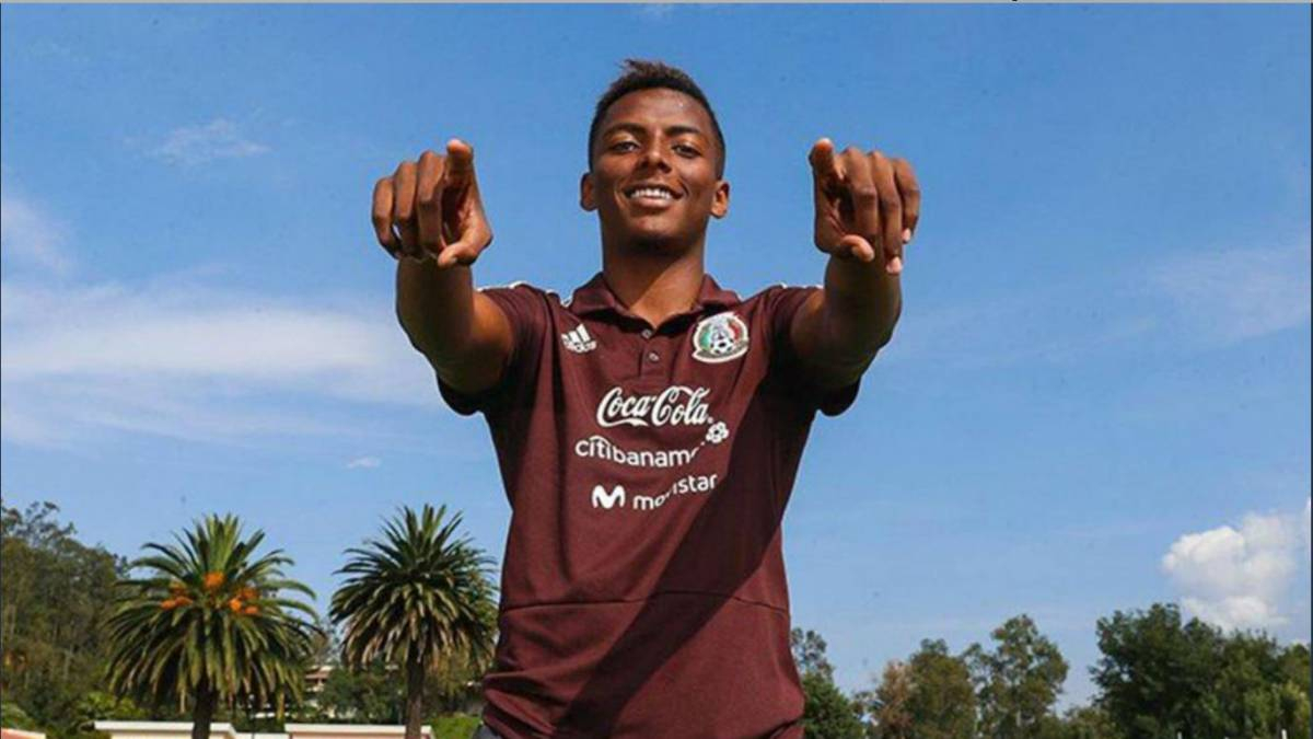 Футболист спровоцировал аварию, в которой погибла молодая пара: видео жуткого ДТП (18+)