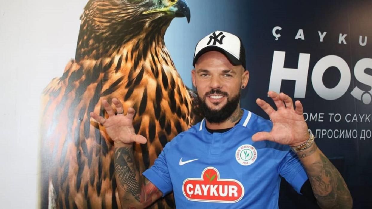 Футболист "Динамо" официально подписал контракт с иностранным клубом Футболист "Динамо" официально подписал контракт с иностранным клубом