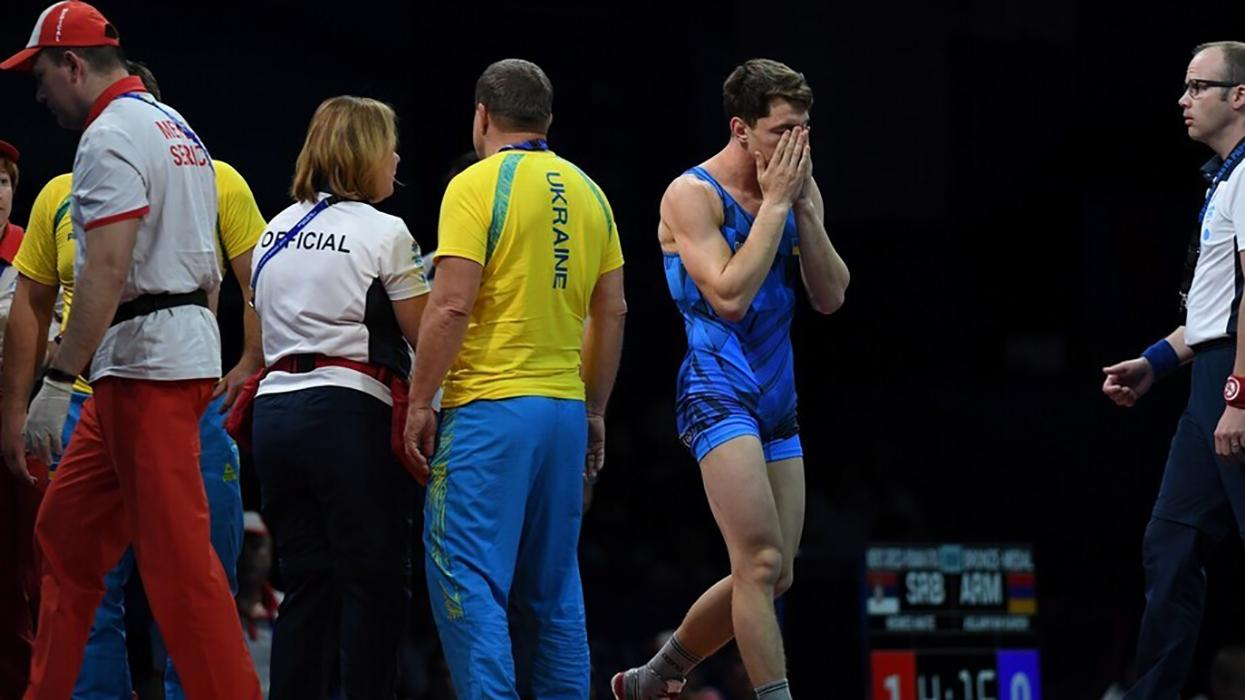 Украинский борец едва не погиб на Европейских играх, но сумел продолжить бой: видео