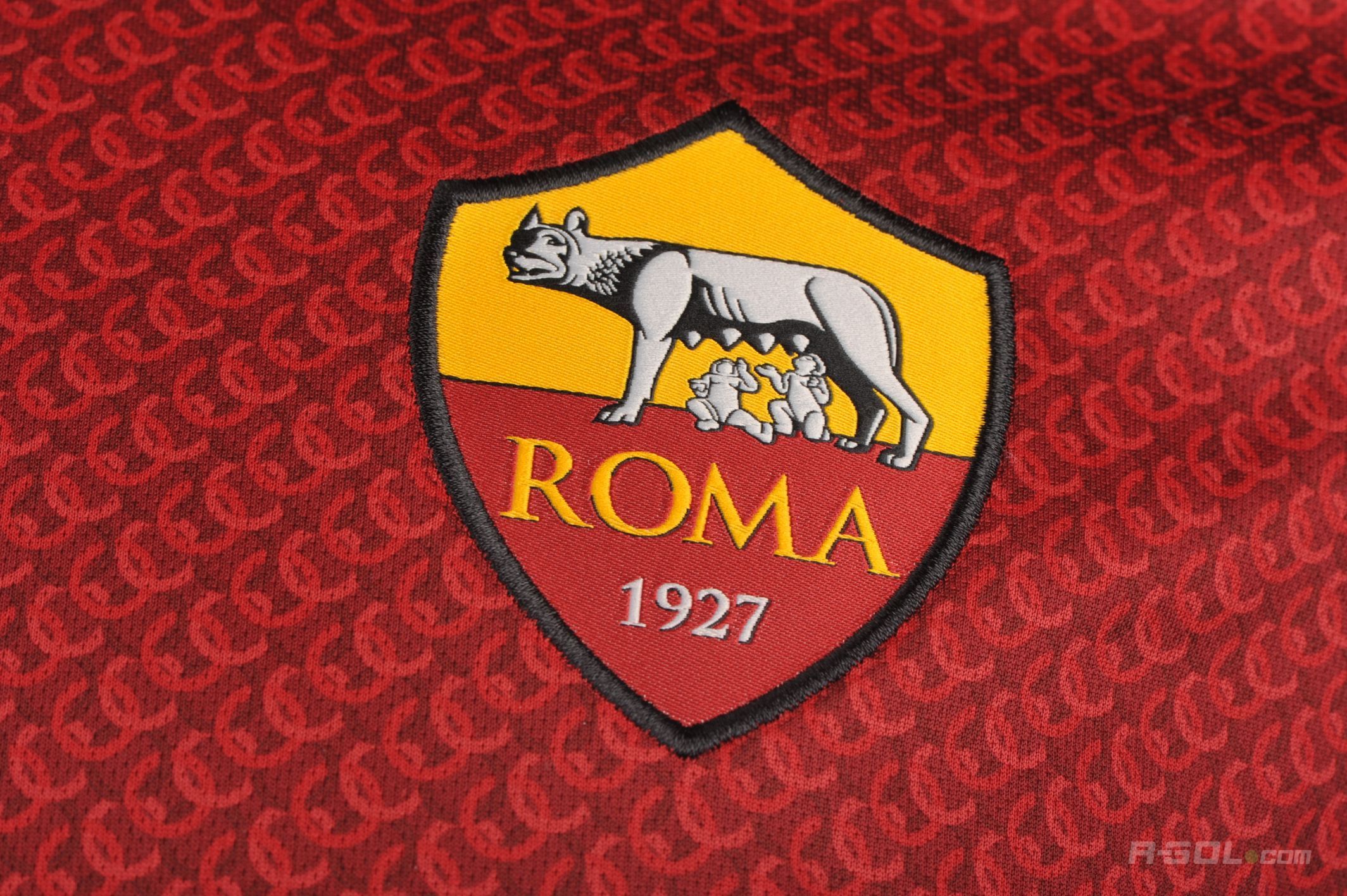 Футбольный клуб необычным способом помогает искать пропавших детей: видео Футбольный клуб необычным способом помогает искать пропавших детей: видео