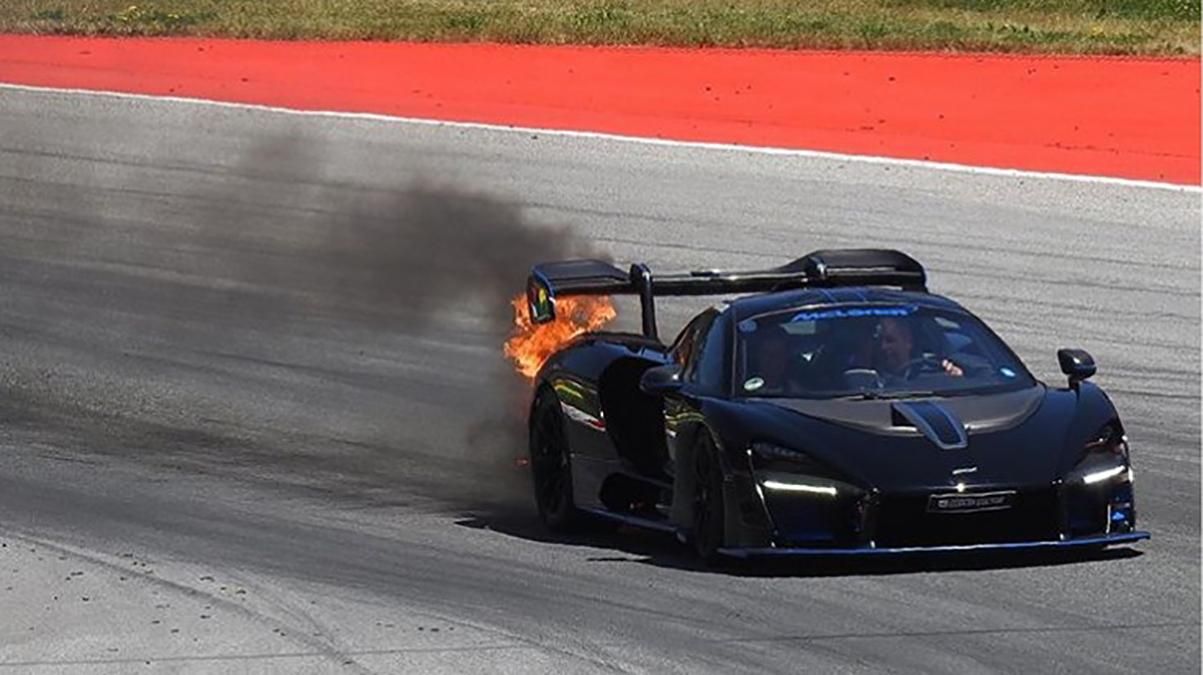 Унікальне авто McLaren Senna за мільйон доларів загорілося під час гран-прі Австрії: фото, відео Унікальне авто McLaren Senna за мільйон доларів загорілося під час гран-прі Австрії: фото, відео