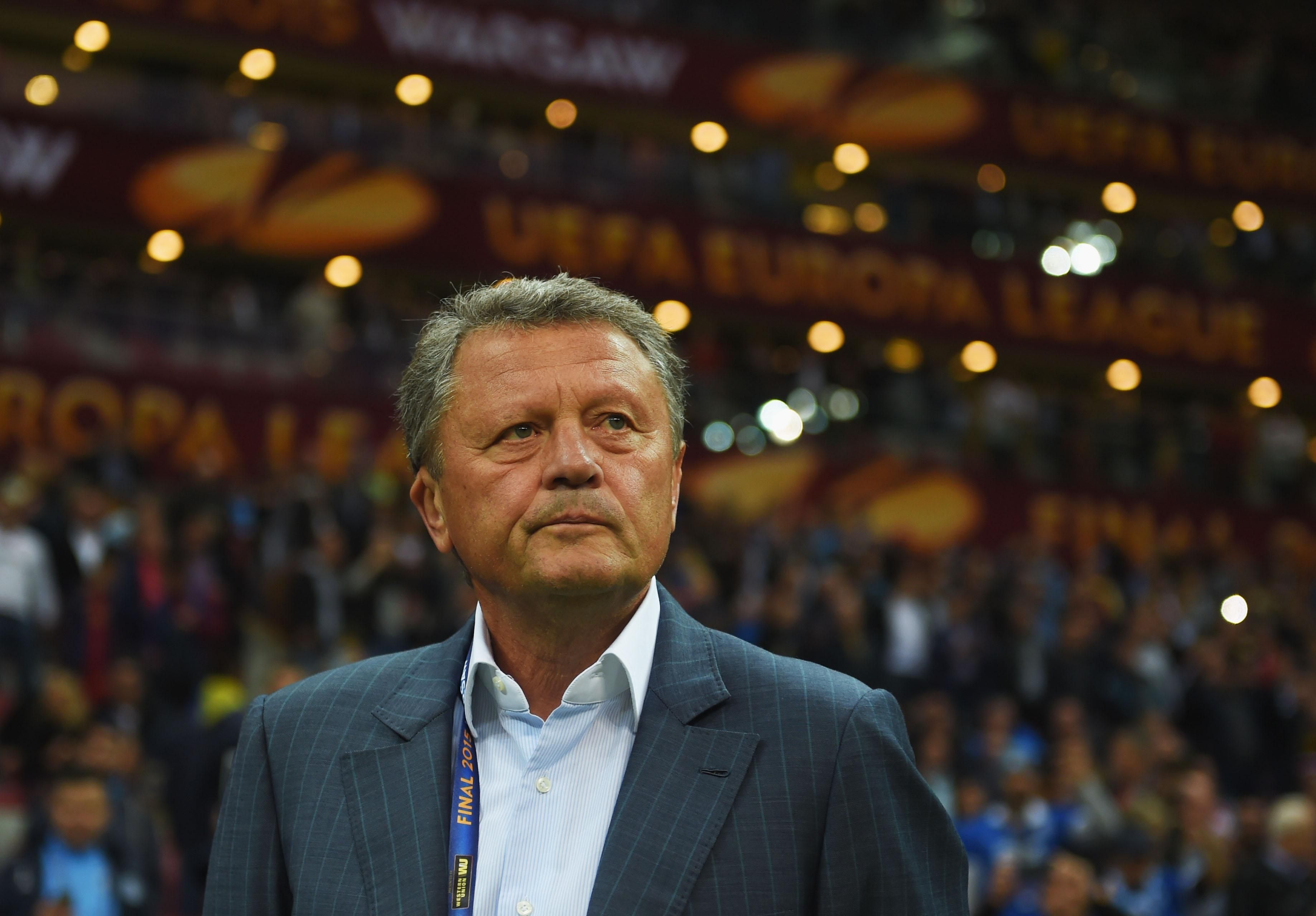 Легендарные игроки сборной Украины и "Карпат" сыграют товарищеский матч во Львове Легендарные игроки сборной Украины и "Карпат" сыграют товарищеский матч во Львове