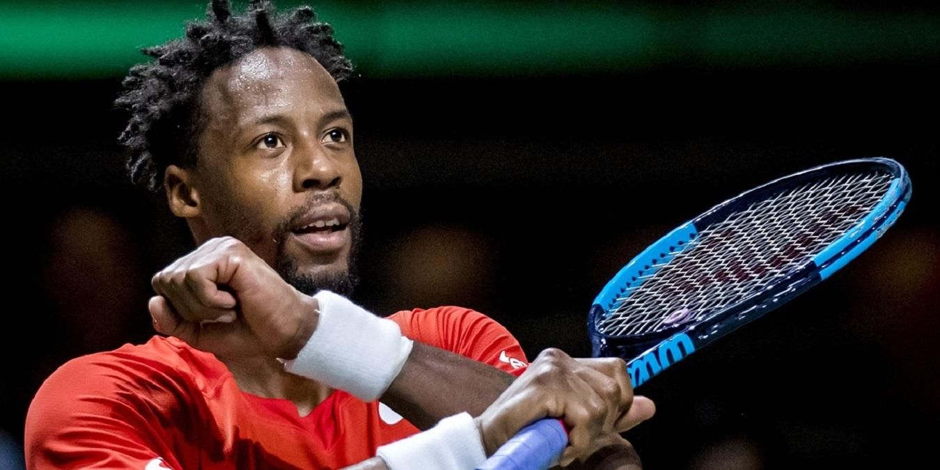 Напівголий Монфіс запалив під музику після перемоги Світоліної на Вімблдоні: кумедне відео Напівголий Монфіс запалив під музику після перемоги Світоліної на Вімблдоні: кумедне відео