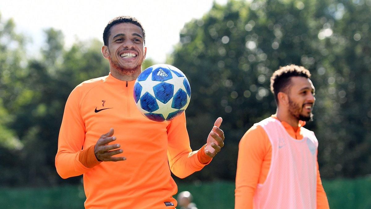 У мережу потрапили фото нової домашньої форми "Шахтаря": без чорних смуг У мережу потрапили фото нової домашньої форми "Шахтаря": без чорних смуг