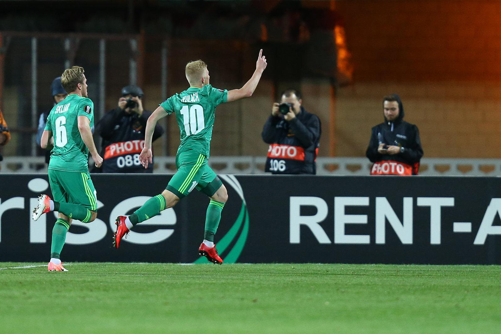 Нападающий "Шахтера" официально перешел в иностранный клуб