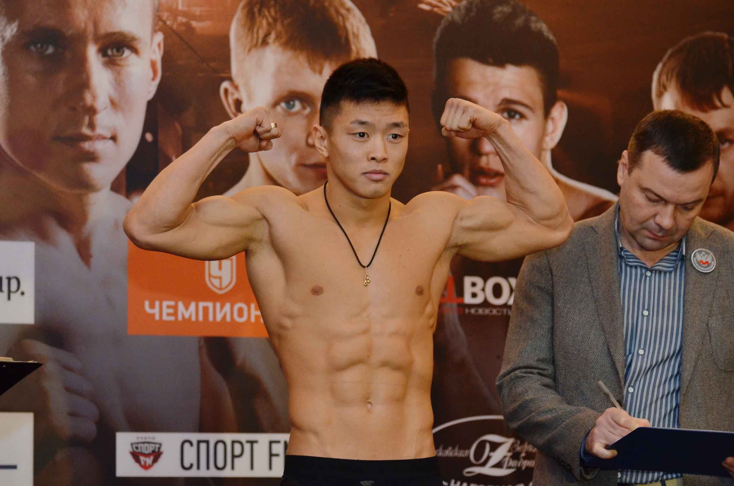 Черговий український боксер взяв участь у передвиборчій агітації: відео Черговий український боксер взяв участь у передвиборчій агітації: відео