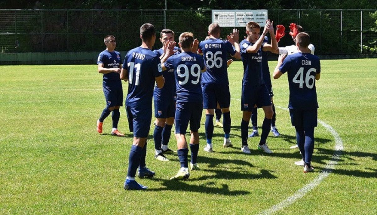 Клуб УПЛ не смог доиграть контрольный матч через густой туман: видео Клуб УПЛ не смог доиграть контрольный матч через густой туман: видео