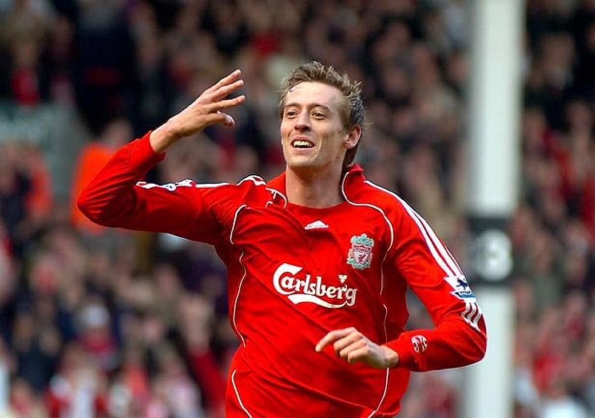 Знаменитый футболист "Ливерпуля" завершил карьеру Знаменитый футболист "Ливерпуля" завершил карьеру