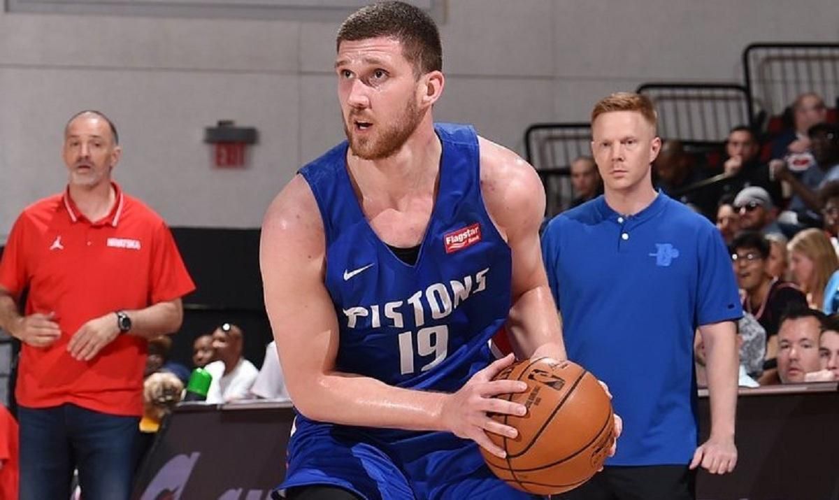 "Детройт" Михайлюка вийшов у плей-офф Літньої ліги НБА й зіграє з командою Дюранта "Детройт" Михайлюка вийшов у плей-офф Літньої ліги НБА й зіграє з командою Дюранта