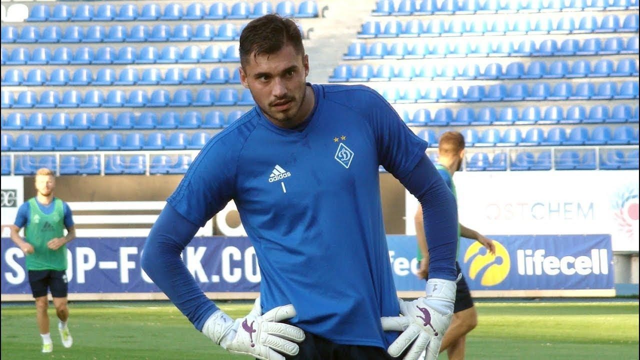 Воротар "Динамо" у прекрасному стрибку відбив пенальті: відео Воротар "Динамо" у прекрасному стрибку відбив пенальті: відео