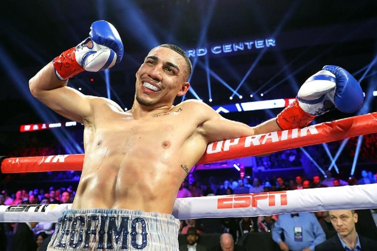 Непереможний американець запропонував Ломаченку провести бій за всі пояси у легкій вазі Непереможний американець запропонував Ломаченку провести бій за всі пояси у легкій вазі