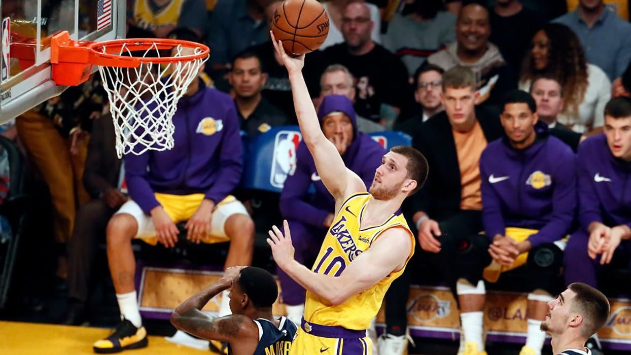 Баскетболіст "Детройта" підтримав двох кандидатів у нардепи: відео Баскетболіст "Детройта" підтримав двох кандидатів у нардепи: відео