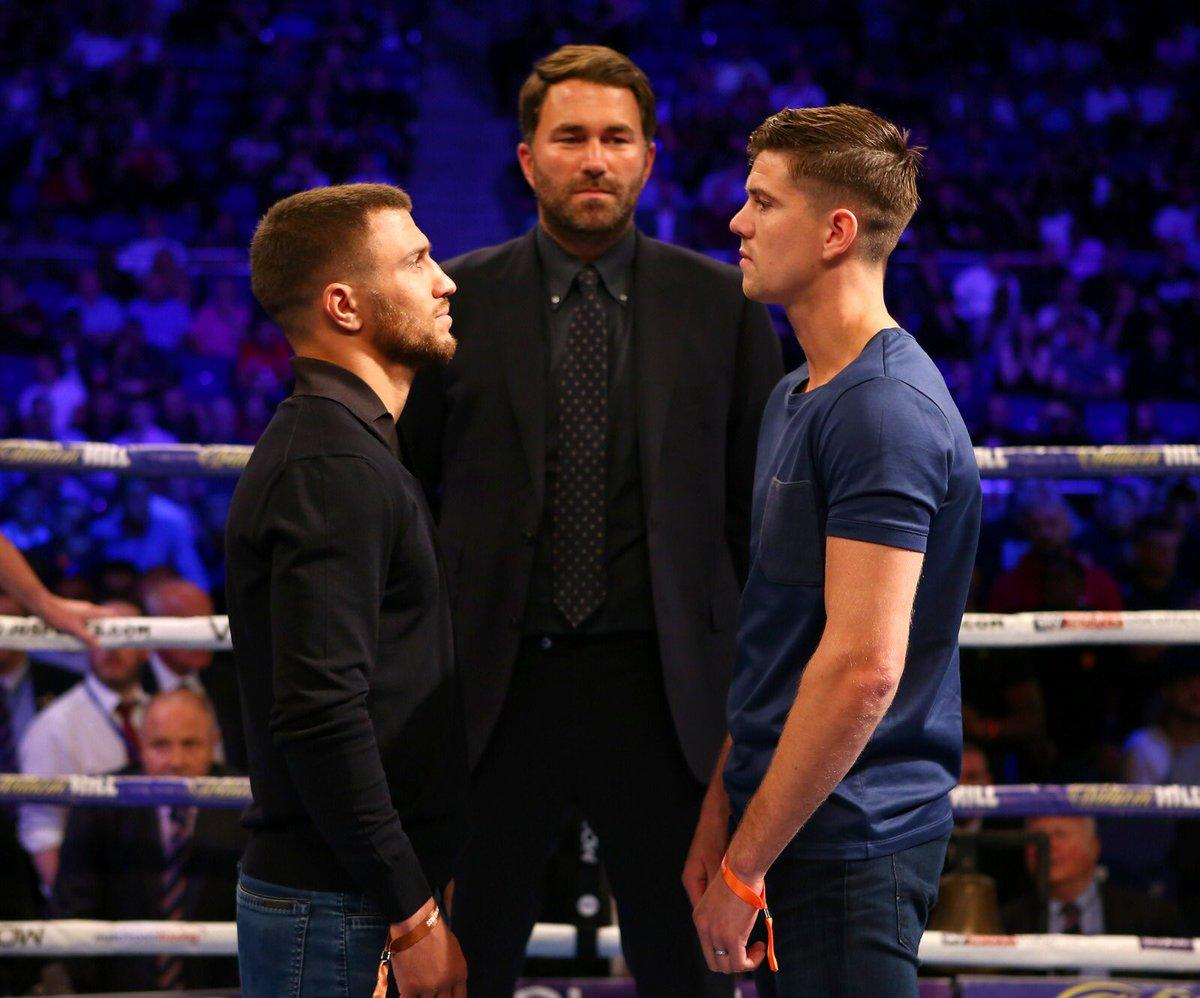 Ломаченко и Кэмпбелл впервые встретились взглядами в ринге: фото и видео