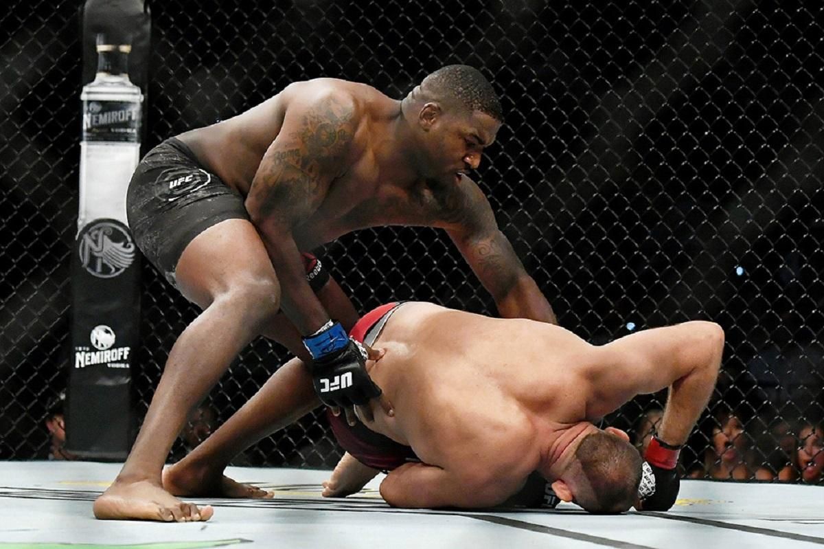 Харріс за 12 секунд нокаутував зрадника України Олійника в бою UFC: відео Харріс за 12 секунд нокаутував зрадника України Олійника в бою UFC: відео