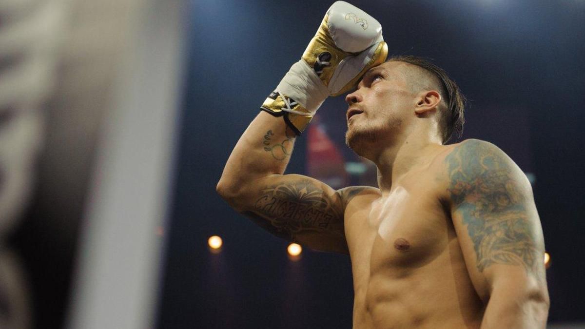 Усик трогательным стихом отреагировал на смерть боксера Дадашева Усик трогательным стихом отреагировал на смерть боксера Дадашева