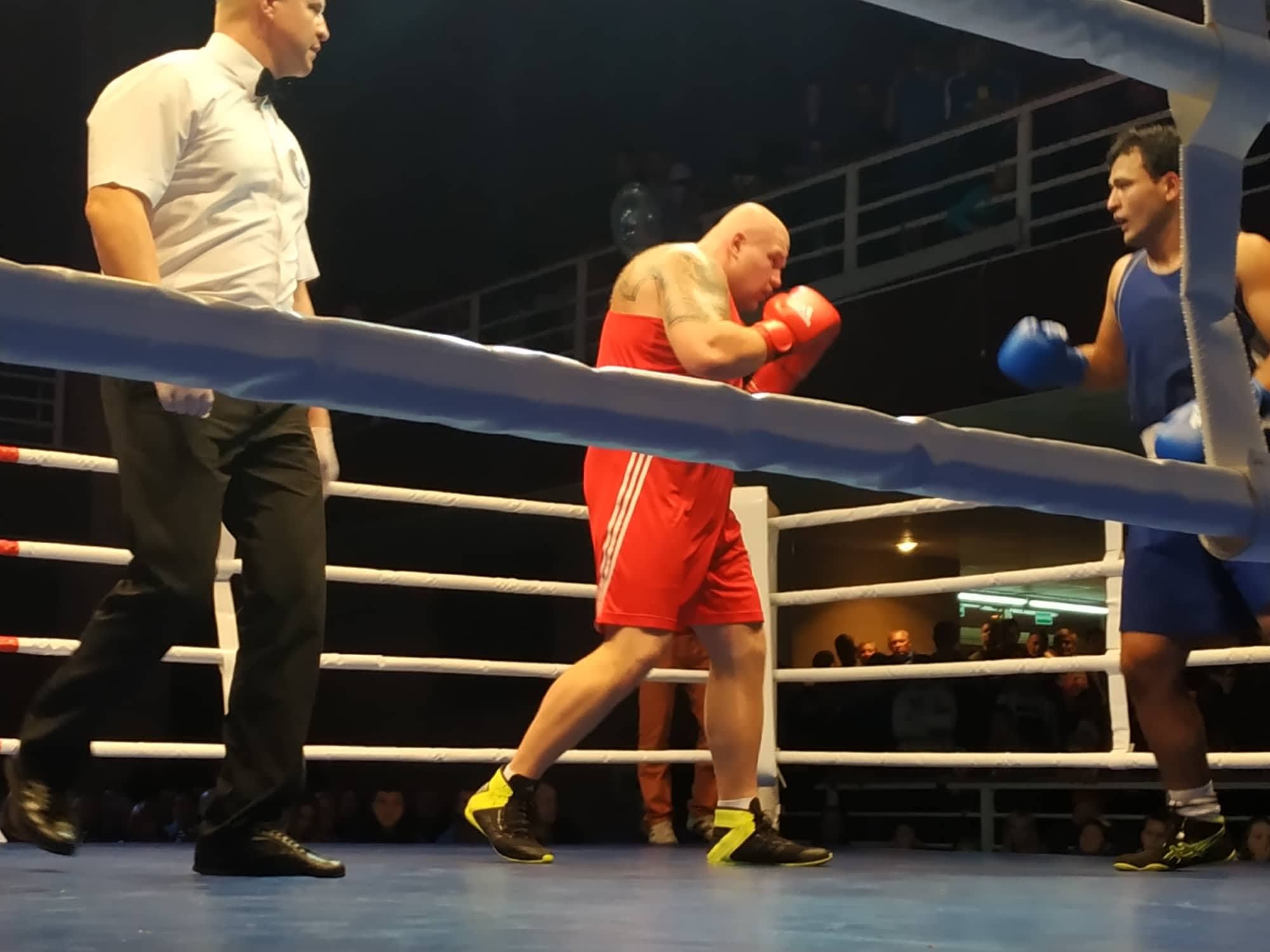 Непереможений український супертяж відправив суперника в нокаут вже у першому раунді: відео
