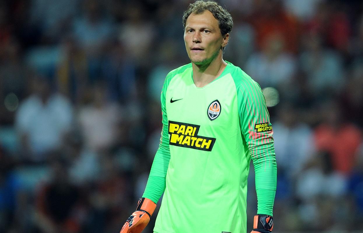 Причем здесь тренер? Это индивидуальные ошибки, – Андрей Пятов Причем здесь тренер? Это индивидуальные ошибки, – Андрей Пятов