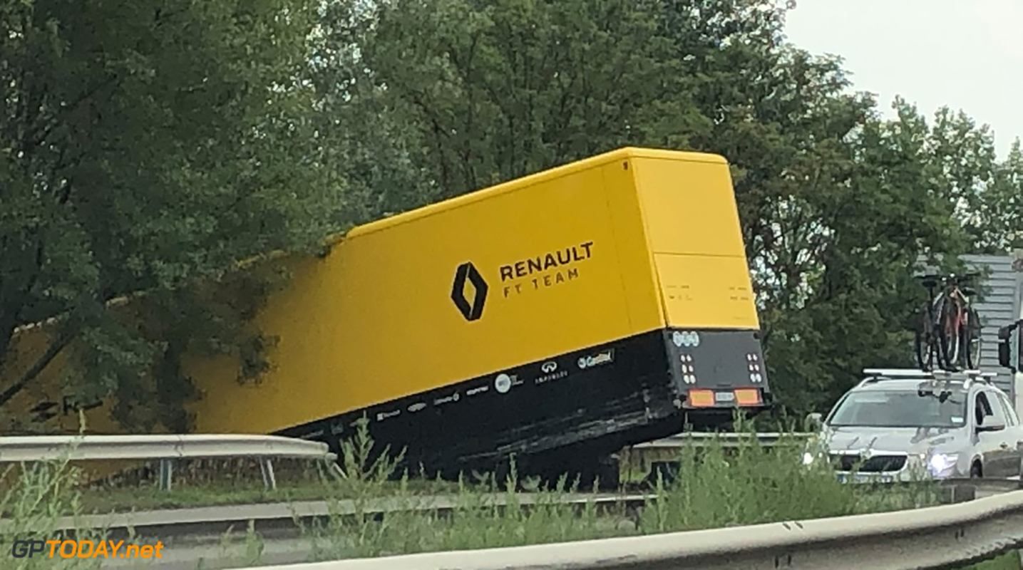 Вантажівка команди Формули-1 розбилася в Угорщині