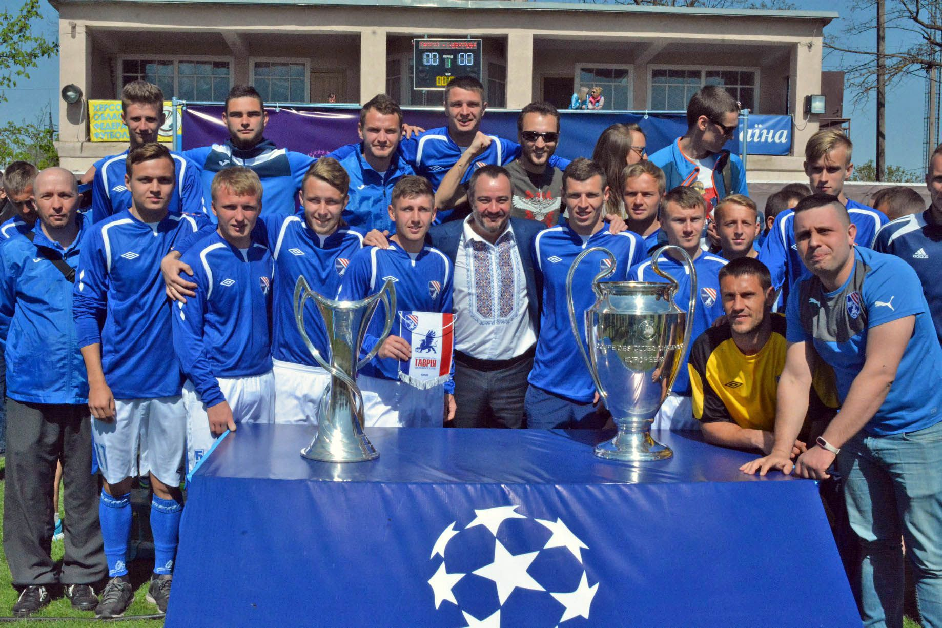 Тренер легендарного украинского футбольного клуба попросил денег у Зеленского