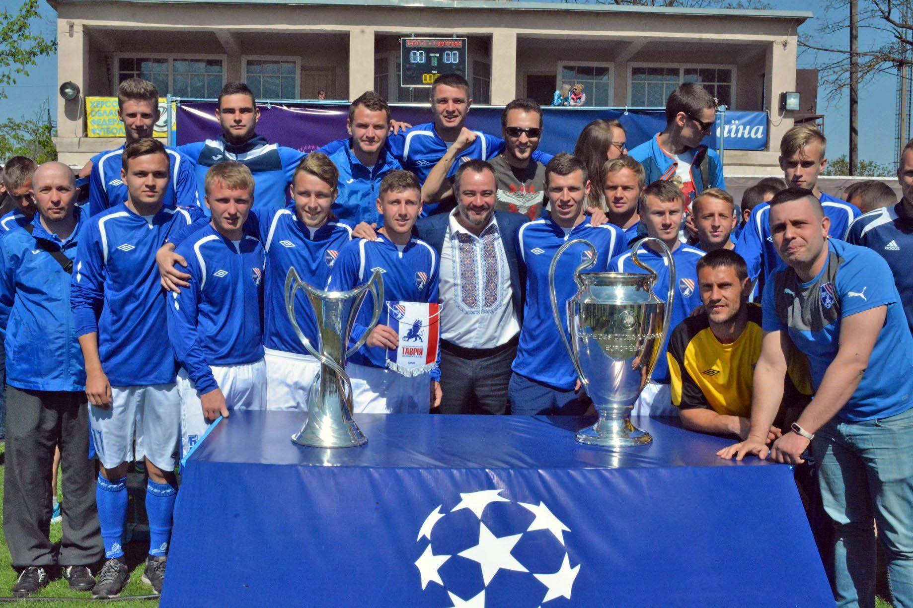 Тренер легендарного украинского футбольного клуба попросил денег у Зеленского Тренер легендарного украинского футбольного клуба попросил денег у Зеленского