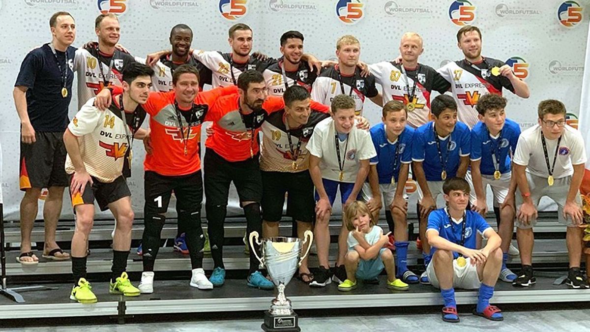 Футбольная команда Tryzub украинской диаспоры в Чикаго победила на международном турнире