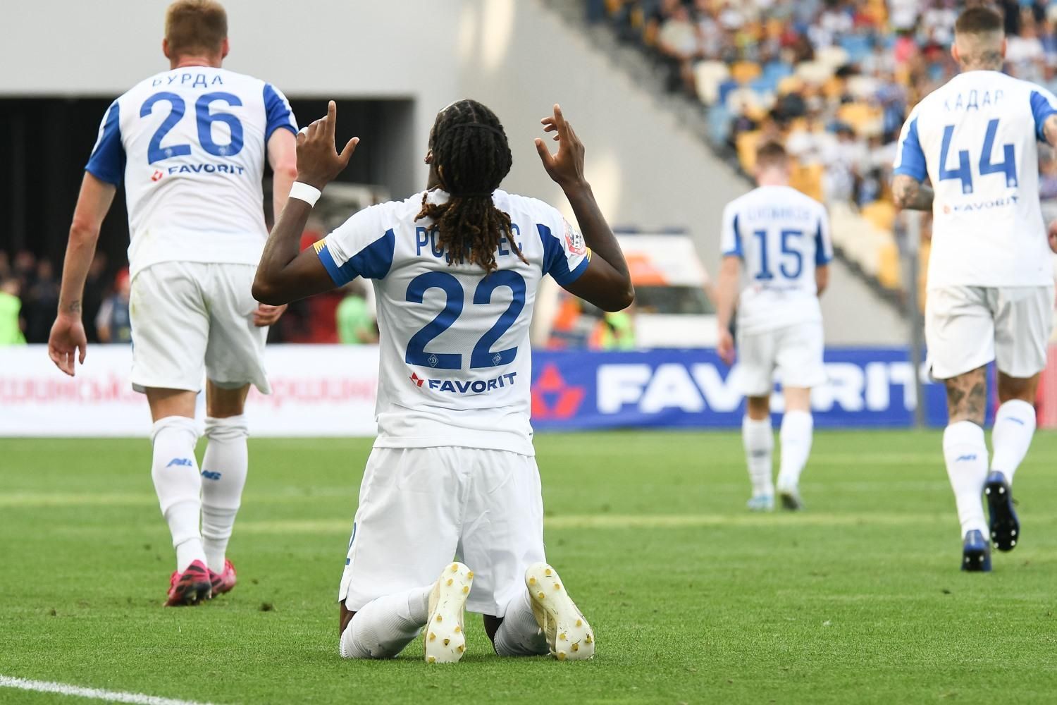 Скандали в УПЛ – погрози "Динамо" через телепул, "Шахтар" проти титульного спонсора Скандали в УПЛ – погрози "Динамо" через телепул, "Шахтар" проти титульного спонсора