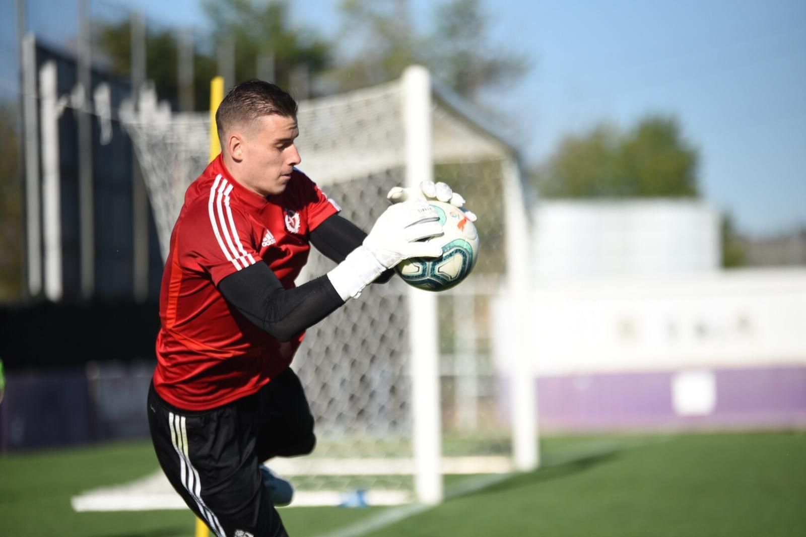 Як Лунін готується до дебюту за "Вальядолід": фото Як Лунін готується до дебюту за "Вальядолід": фото