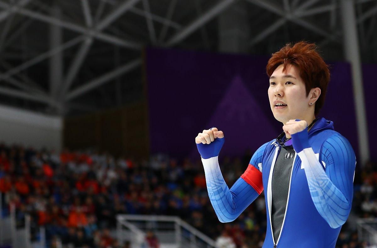 Корейских конькобежцев дисквалифицировали на шесть месяцев за распитие алкоголя на стадионе