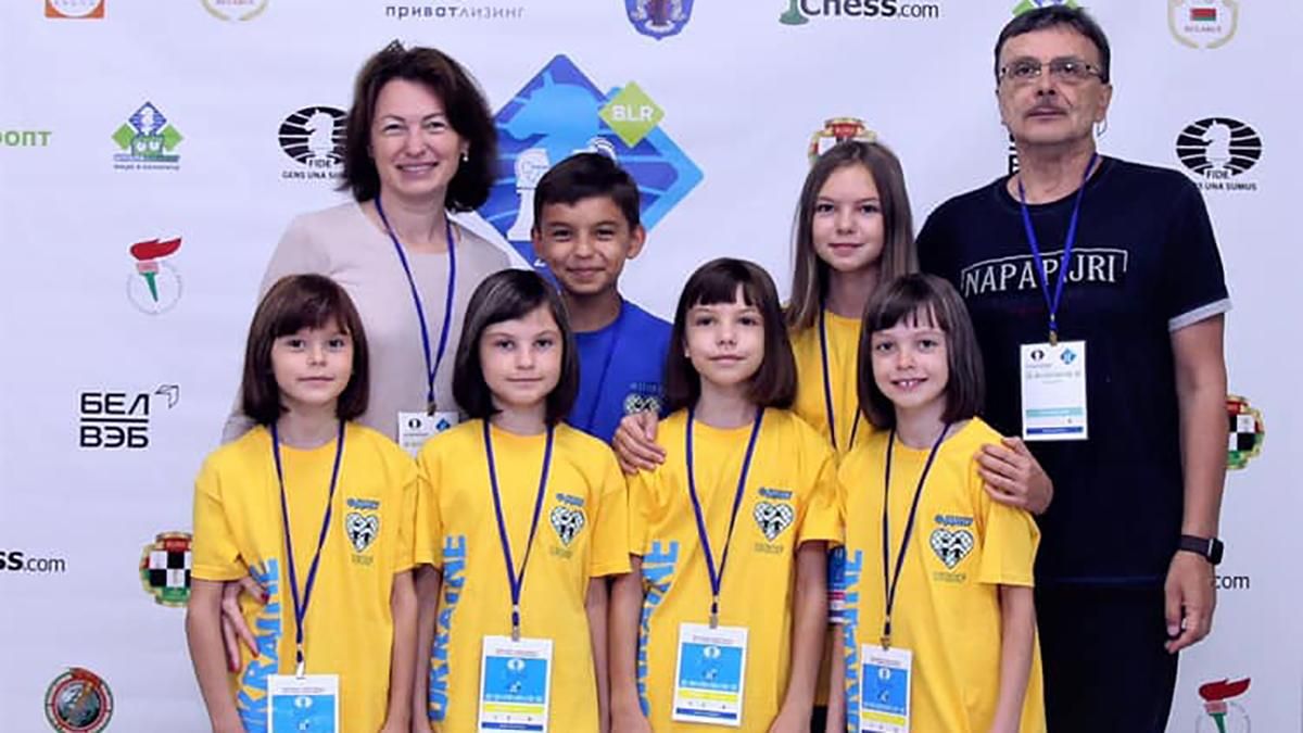Унікальний випадок: четверня з Києва зіграла на міжнародному турнірі з шахів (фото)