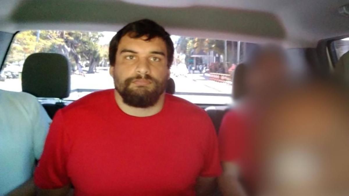 Екс-гравця в американський футбол Баррі Беннетта застрелили у власному домі, підозрюють сина Екс-гравця в американський футбол Баррі Беннетта застрелили у власному домі, підозрюють сина