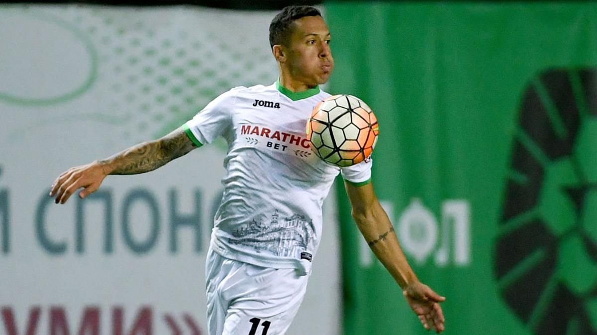 З "Карпат" зі скандалом пішов черговий легіонер: Він зламав щелепу гравцеві на тренуванні З "Карпат" зі скандалом пішов черговий легіонер: Він зламав щелепу гравцеві на тренуванні