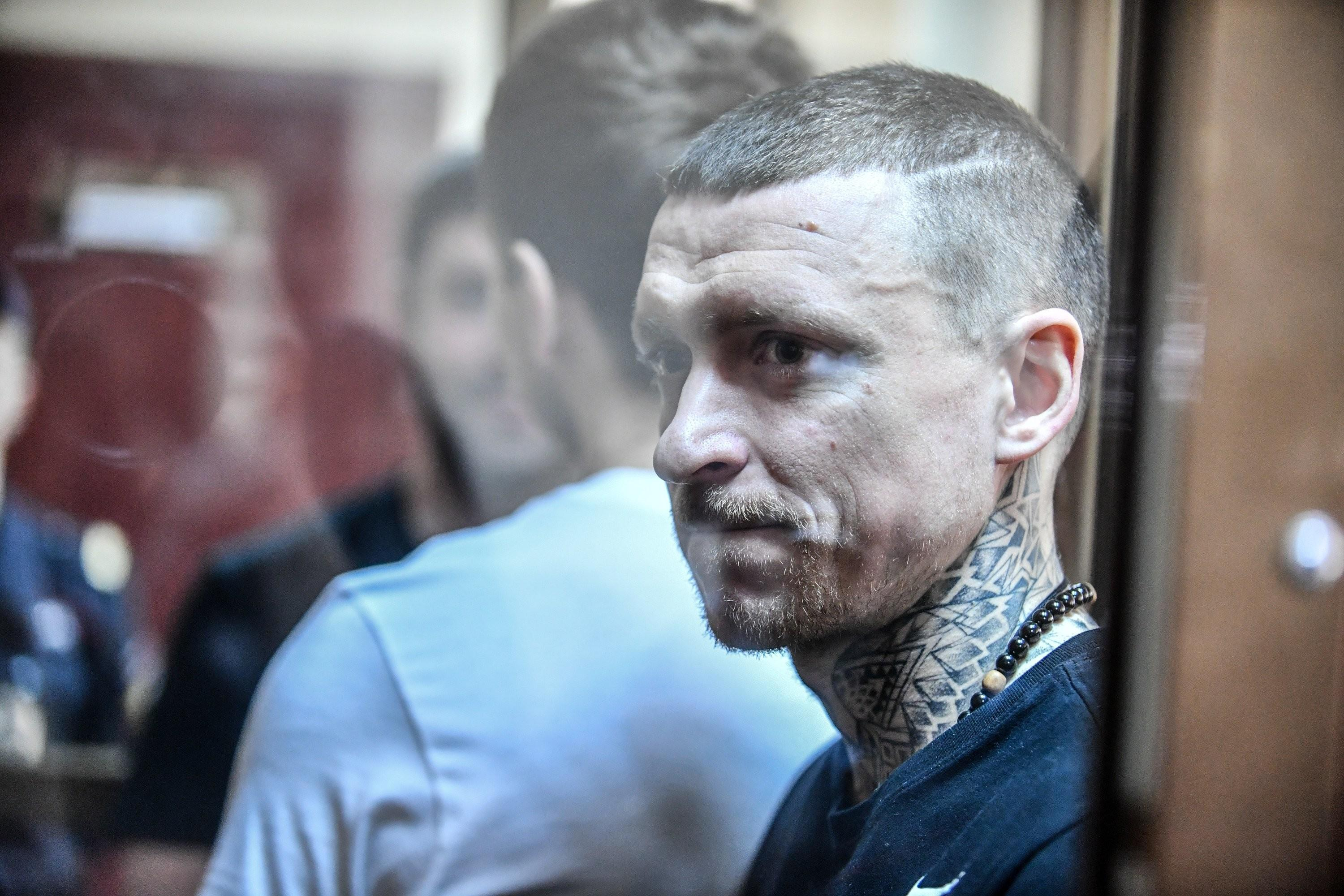 Российские футболисты-драчуны Кокорин и Мамаев досрочно вышли на свободу