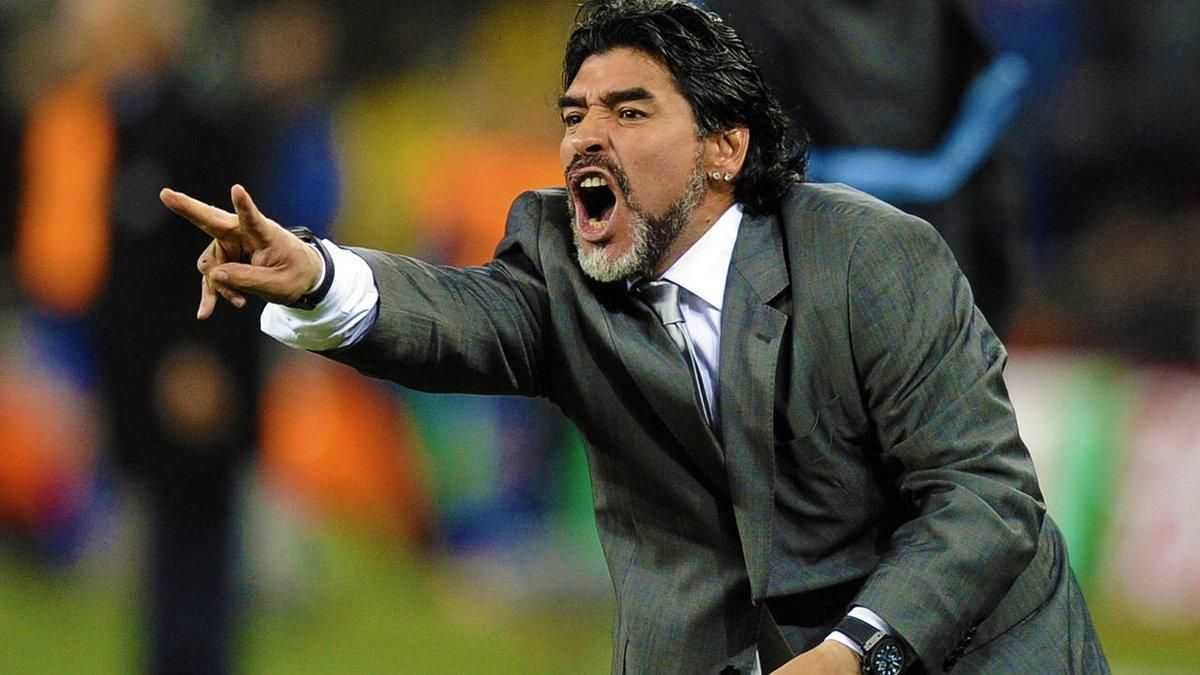 Марадона очолив аргентинський клуб Марадона очолив аргентинський клуб