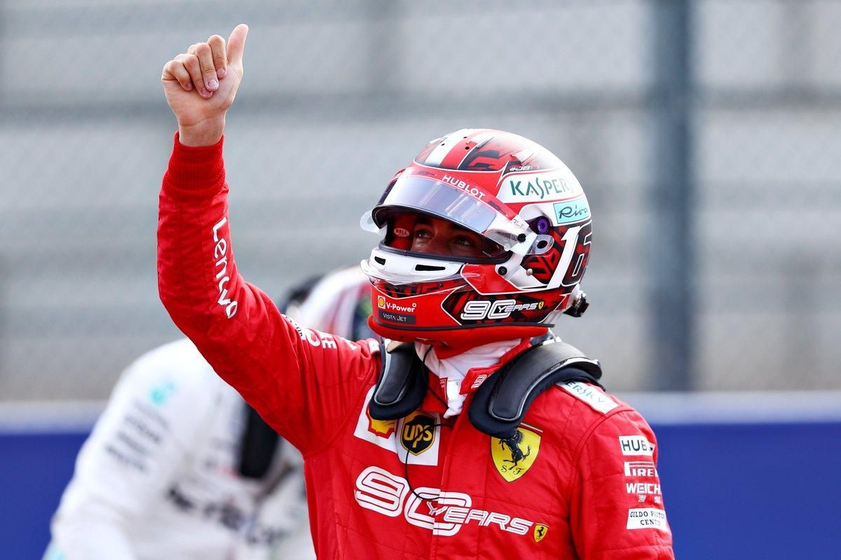 Леклер курьезно выиграл квалификацию гран-при Италии Леклер курьезно выиграл квалификацию гран-при Италии