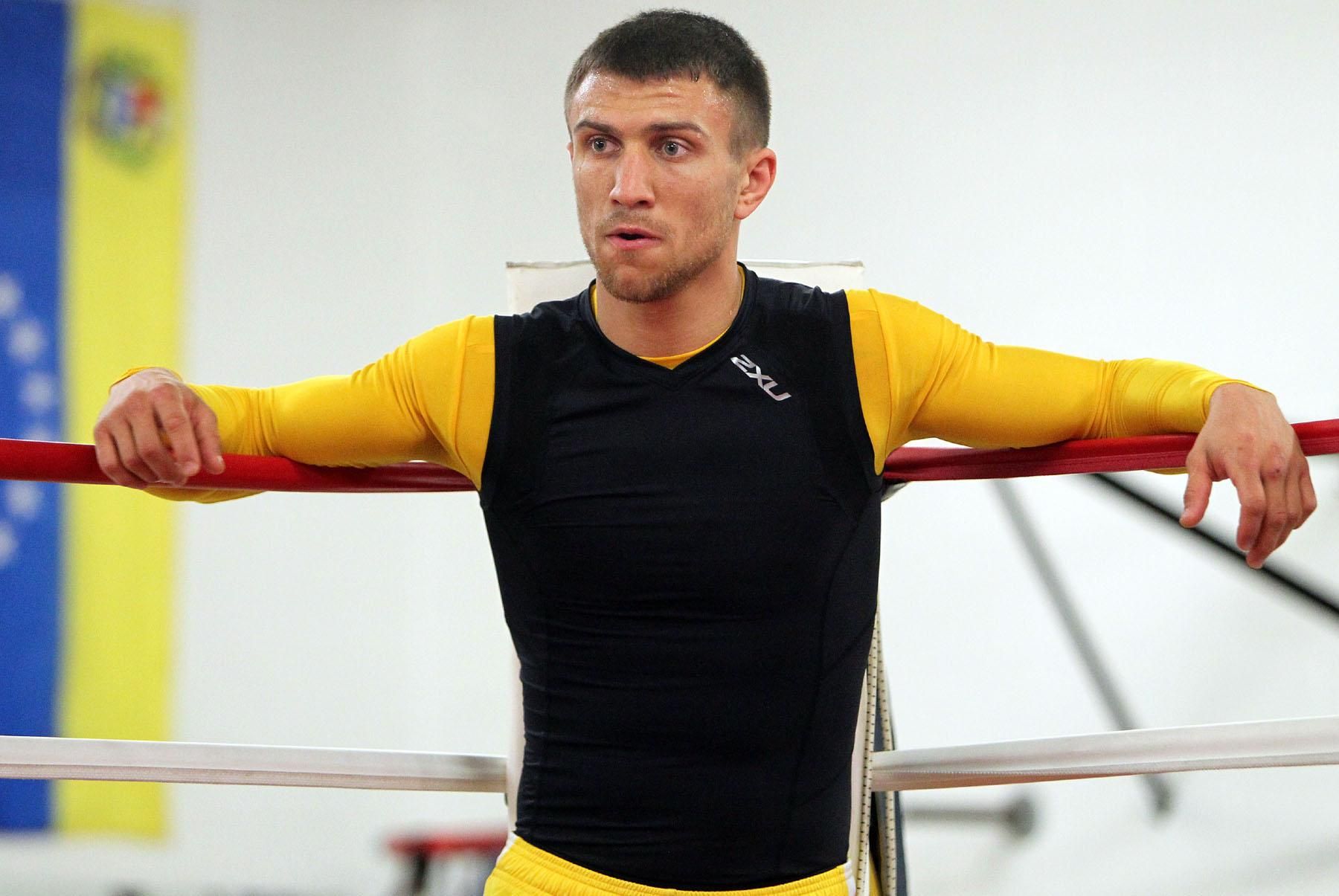 Ломаченко рассказал, на какой позиции хотел бы играть в футбол Ломаченко рассказал, на какой позиции хотел бы играть в футбол