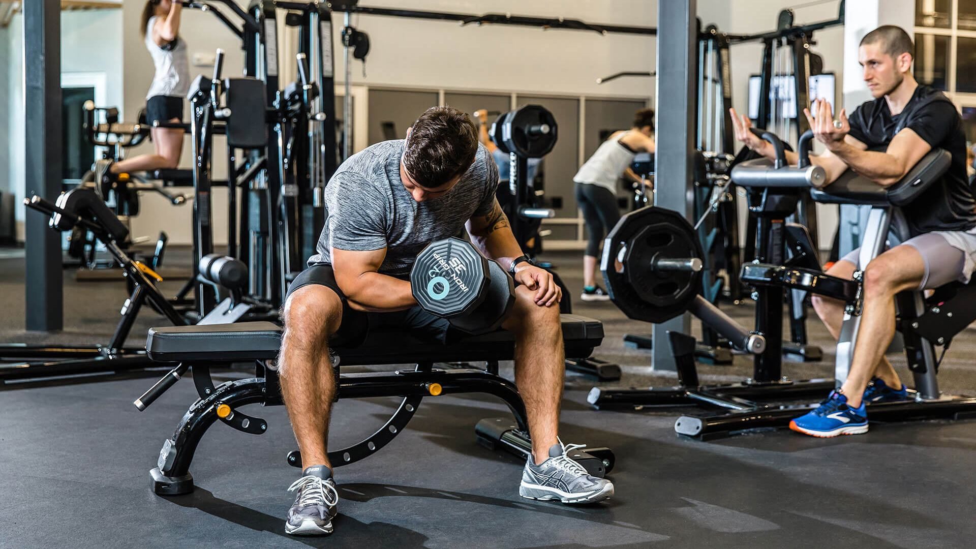 С чего начать: несколько советов, которые пригодятся начинающему в фитнес-зале С чего начать: несколько советов, которые пригодятся начинающему в фитнес-зале