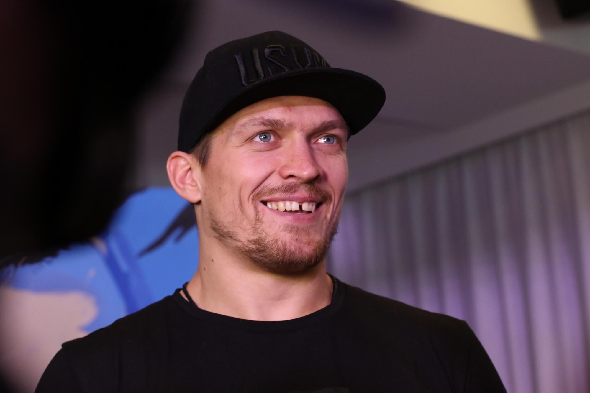 Спонг назвав українця Усика "жахом всієї суперважкої ваги" Спонг назвав українця Усика "жахом всієї суперважкої ваги"