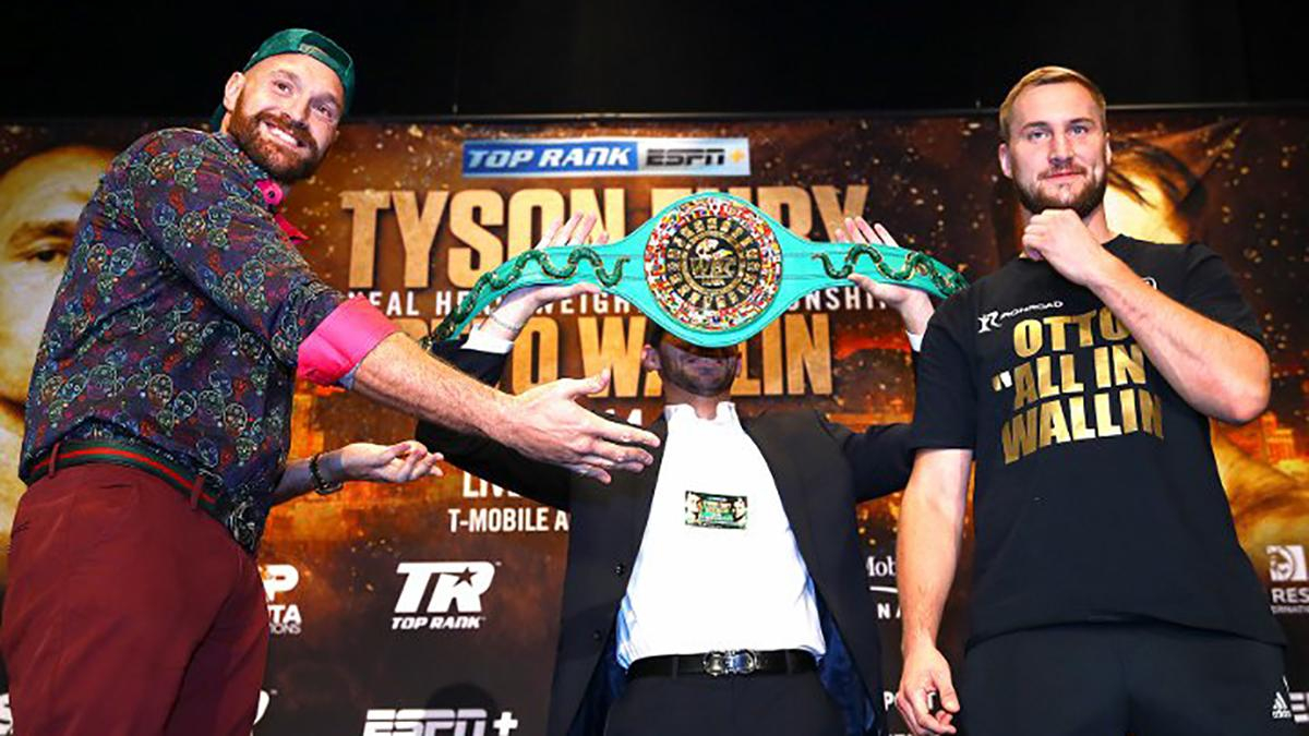 Тайсон Фьюри поиздевался над своим соперником на дуэли взглядов: видео