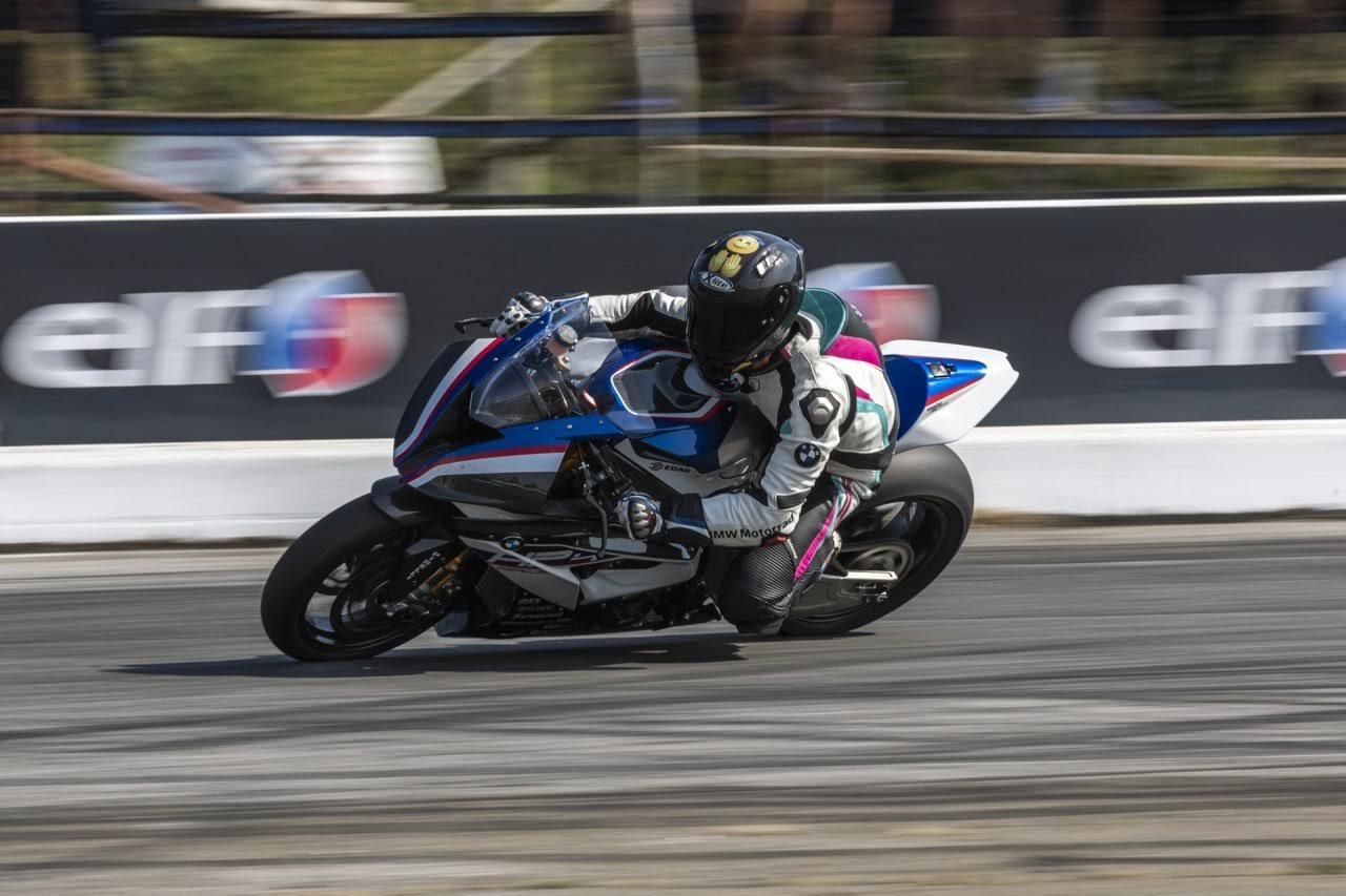 У Києві відбувся фінал запеклого змагання мотогонщиків: фото У Києві відбувся фінал запеклого змагання мотогонщиків: фото