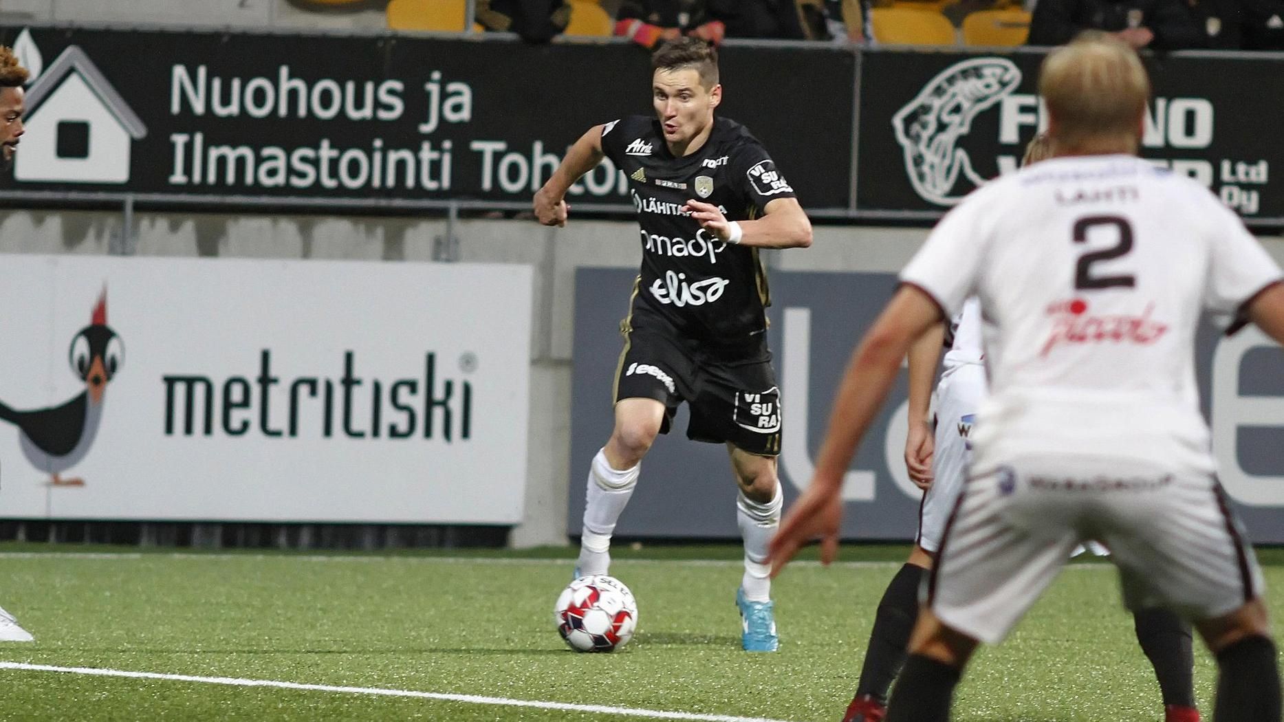 Український півзахисник забив неймовірний гол п'ятою в європейському чемпіонаті: відео Український півзахисник забив неймовірний гол п'ятою в європейському чемпіонаті: відео