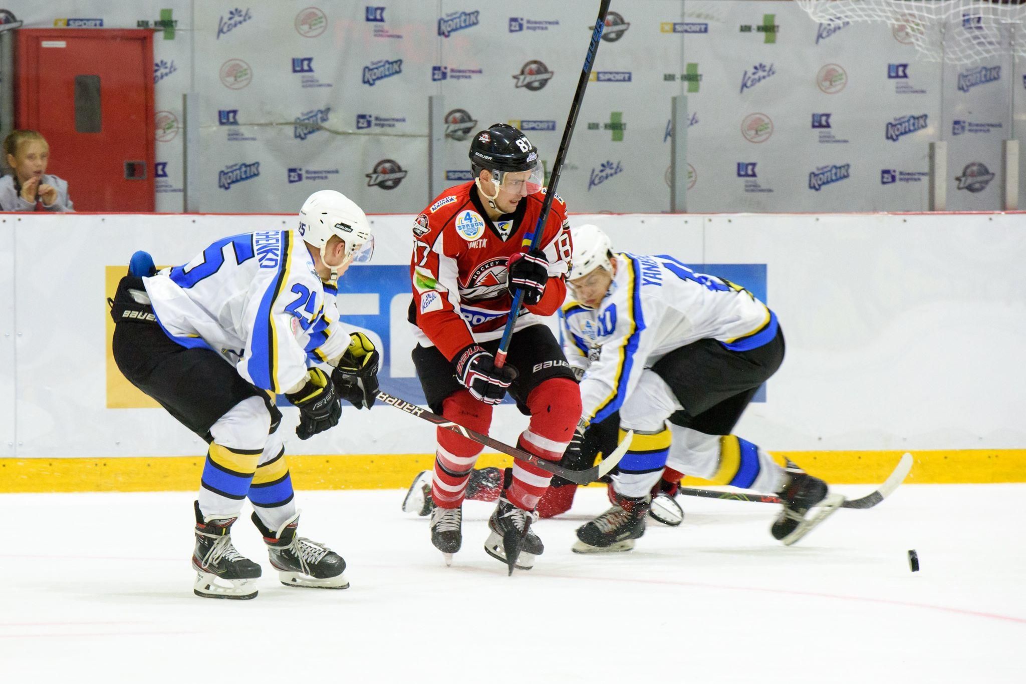 "Донбас" і "Дніпро" влаштували  справжній хокейний трилер у матчі-відкритті УХЛ: відео