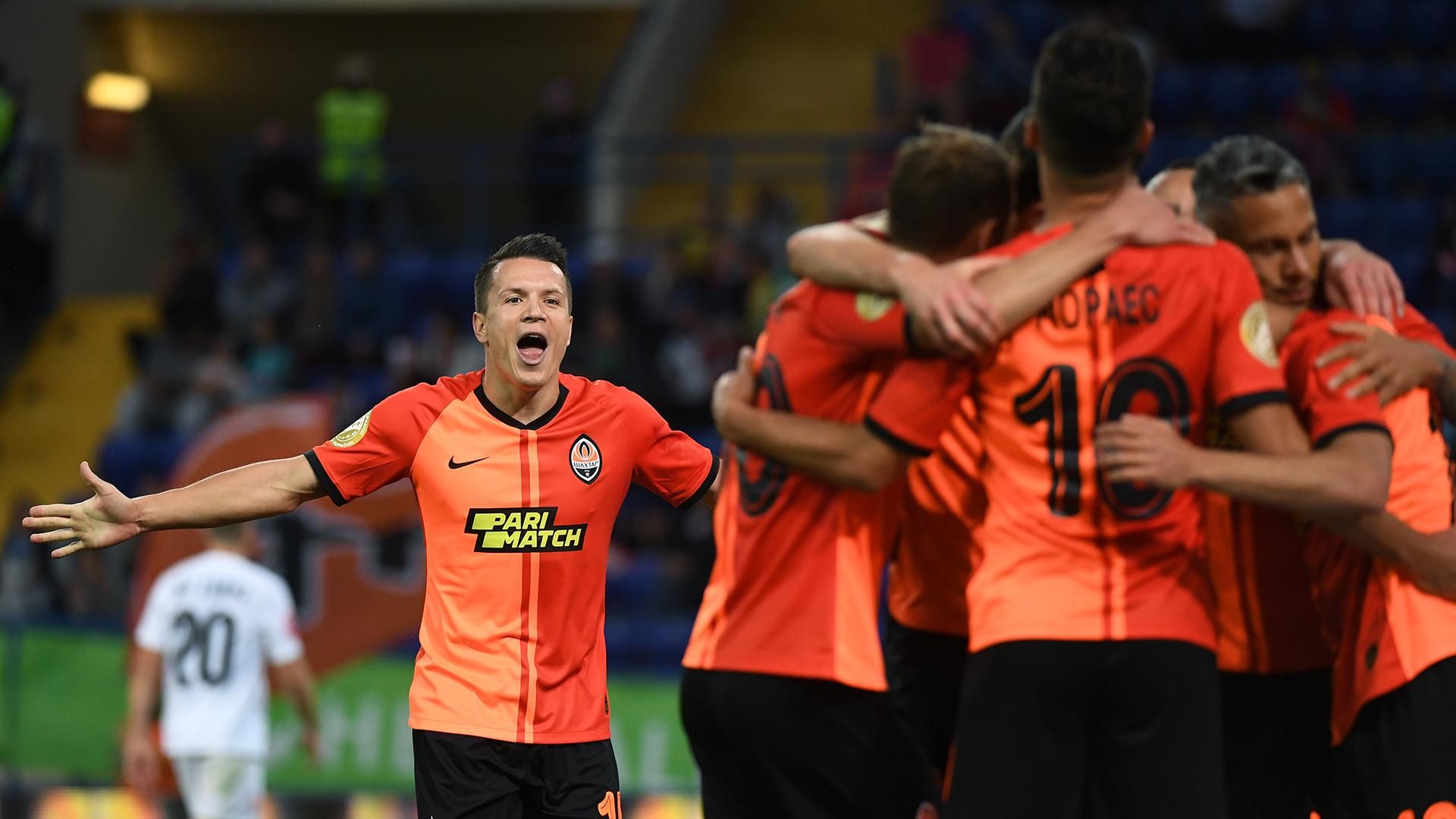 Вольові перемоги "Шахтаря" та "Карпат", "Динамо" програє "Десні": головні підсумки 7-го туру УПЛ Вольові перемоги "Шахтаря" та "Карпат", "Динамо" програє "Десні": головні підсумки 7-го туру УПЛ